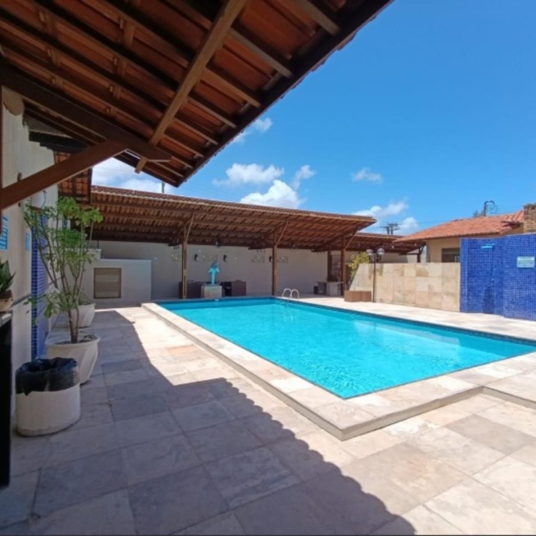 Casa duplex à venda no Edson Queiroz com 4 quartos e 2 vagas