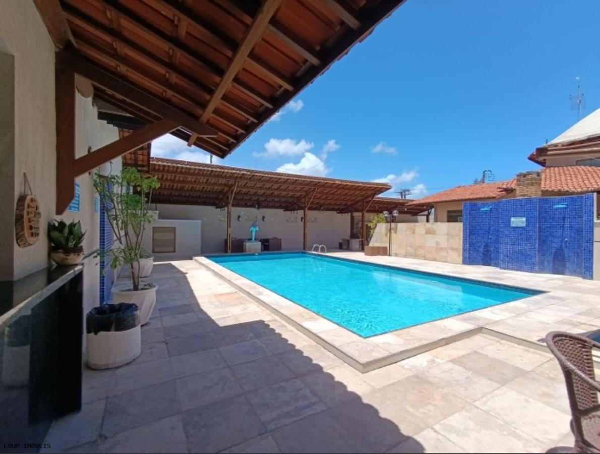 Casa duplex à venda no Edson Queiroz com 4 quartos e 2 vagas