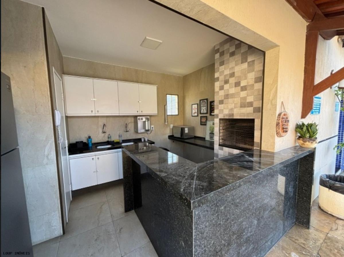 Casa duplex à venda no Edson Queiroz com 4 quartos e 2 vagas