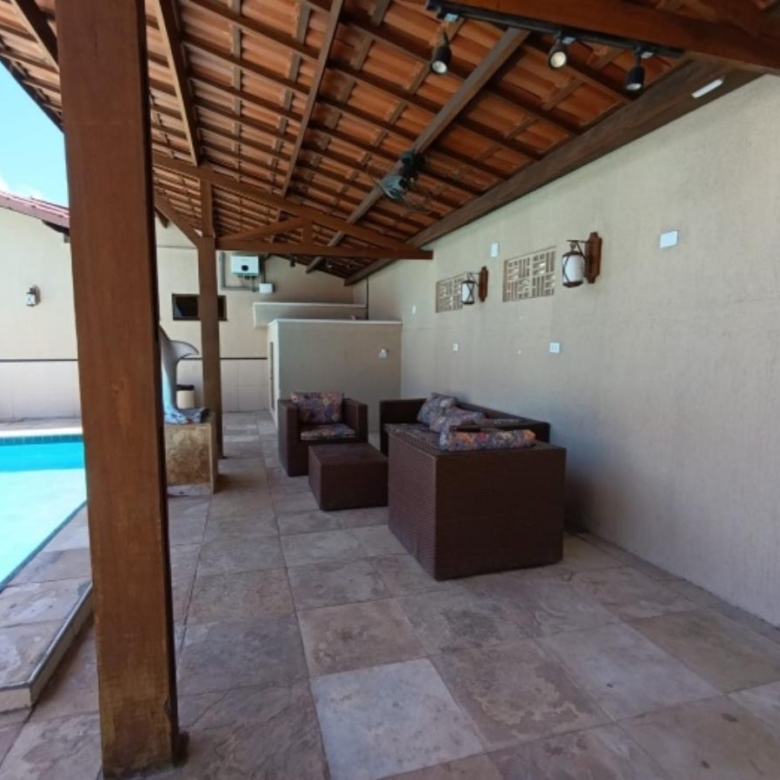 Casa duplex à venda no Edson Queiroz com 4 quartos e 2 vagas