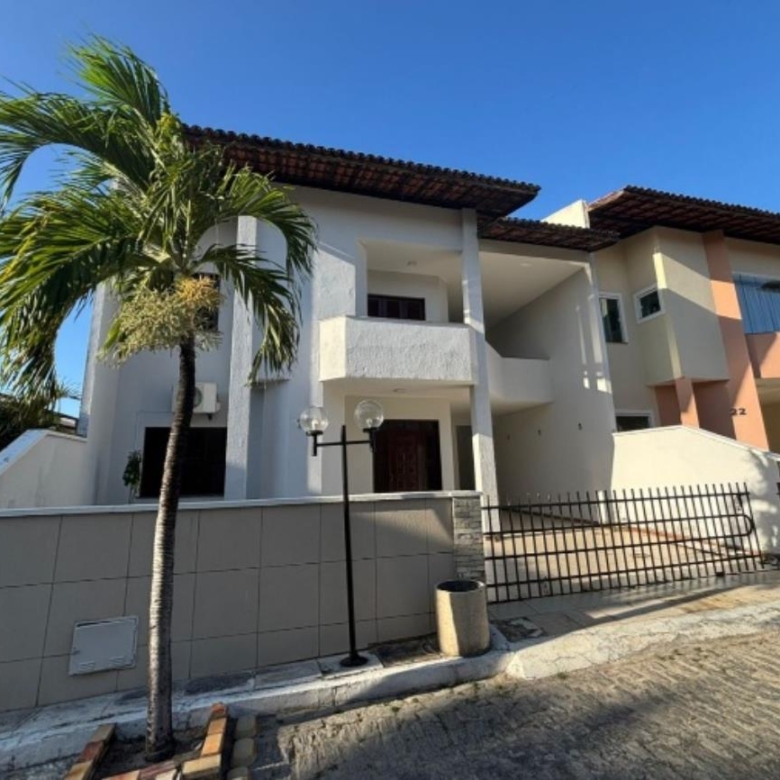 Casa duplex à venda no Edson Queiroz com 4 quartos e 2 vagas