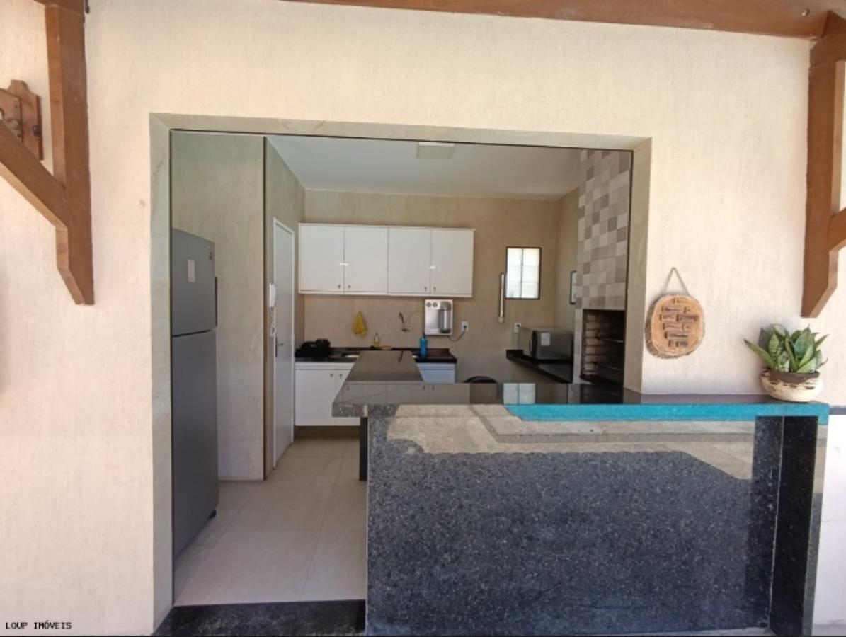 Casa duplex à venda no Edson Queiroz com 4 quartos e 2 vagas