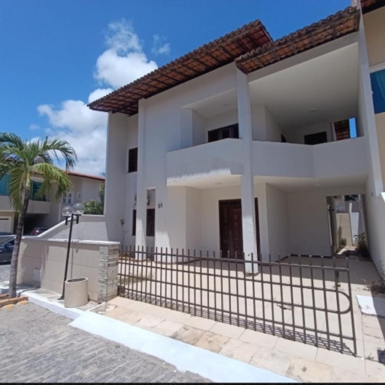 Casa duplex à venda no Edson Queiroz com 4 quartos e 2 vagas