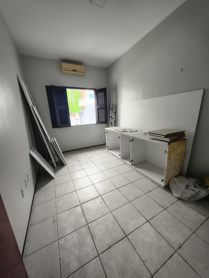 Casa duplex à venda no Edson Queiroz com 4 quartos e 2 vagas