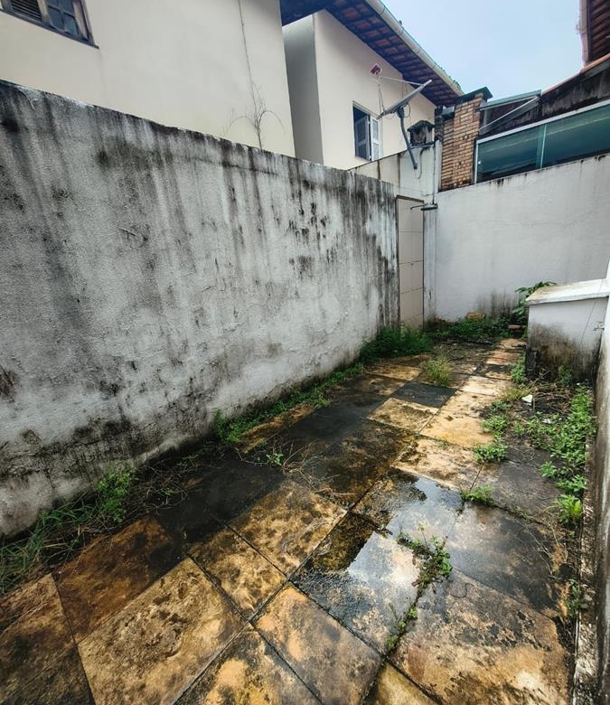 Casa duplex à venda no Edson Queiroz com 4 quartos e 2 vagas