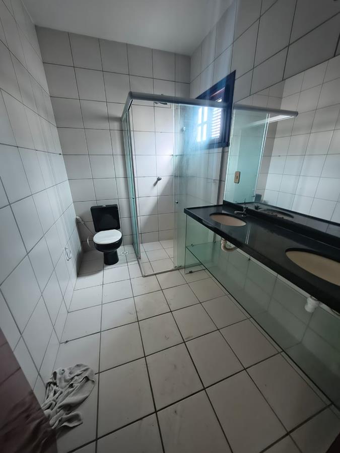 Casa duplex à venda no Edson Queiroz com 4 quartos e 2 vagas