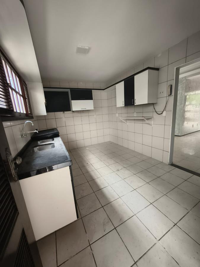 Casa duplex à venda no Edson Queiroz com 4 quartos e 2 vagas
