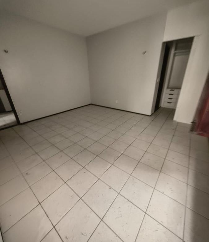 Casa duplex à venda no Edson Queiroz com 4 quartos e 2 vagas