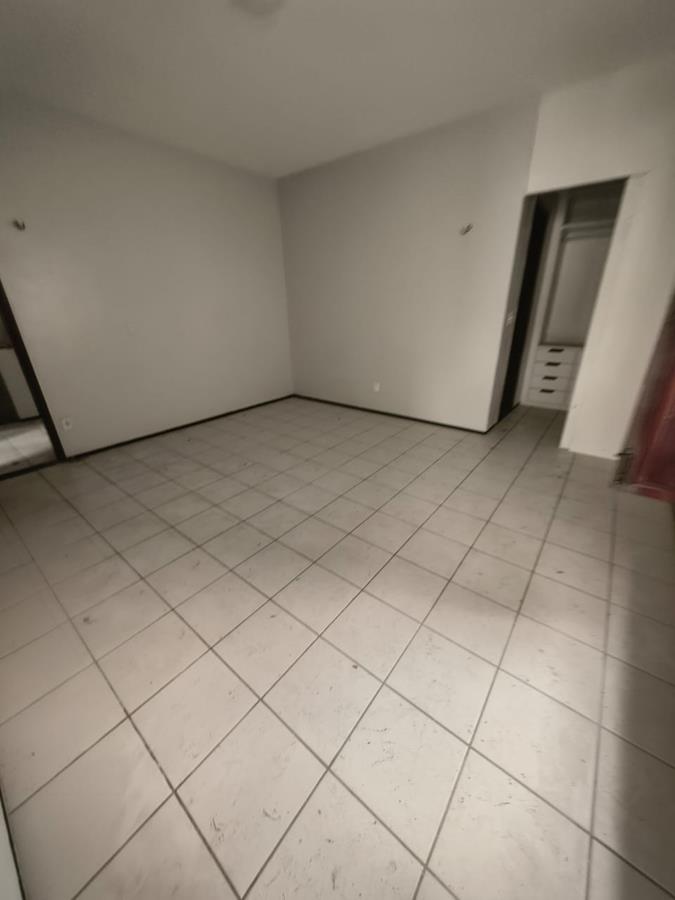 Casa duplex à venda no Edson Queiroz com 4 quartos e 2 vagas
