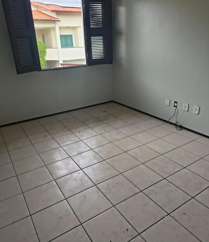 Casa duplex à venda no Edson Queiroz com 4 quartos e 2 vagas