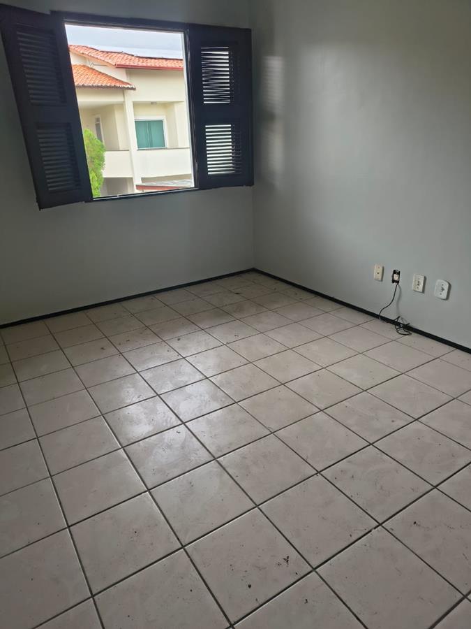 Casa duplex à venda no Edson Queiroz com 4 quartos e 2 vagas