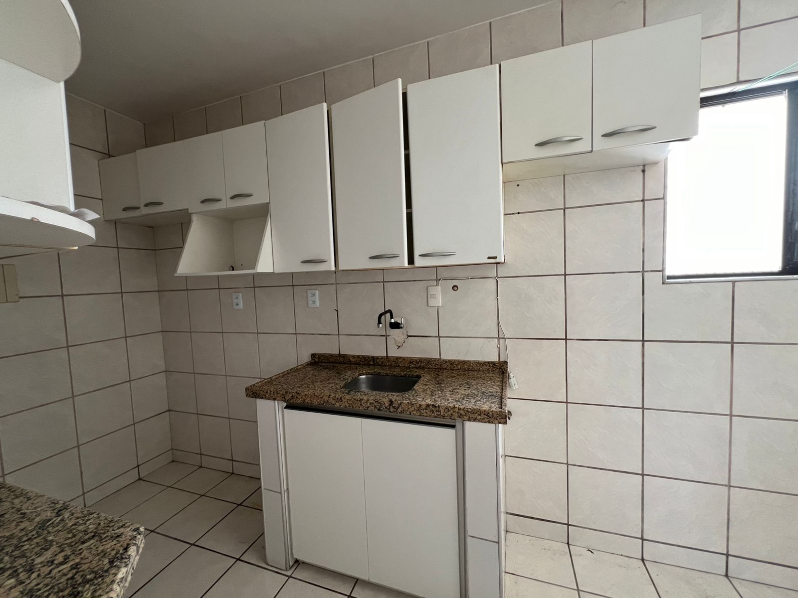 Apto Reformado na Cidade dos Funcionários | 3 Qts e 2 Vagas