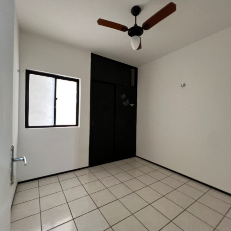 Apto Reformado na Cidade dos Funcionários | 3 Qts e 2 Vagas