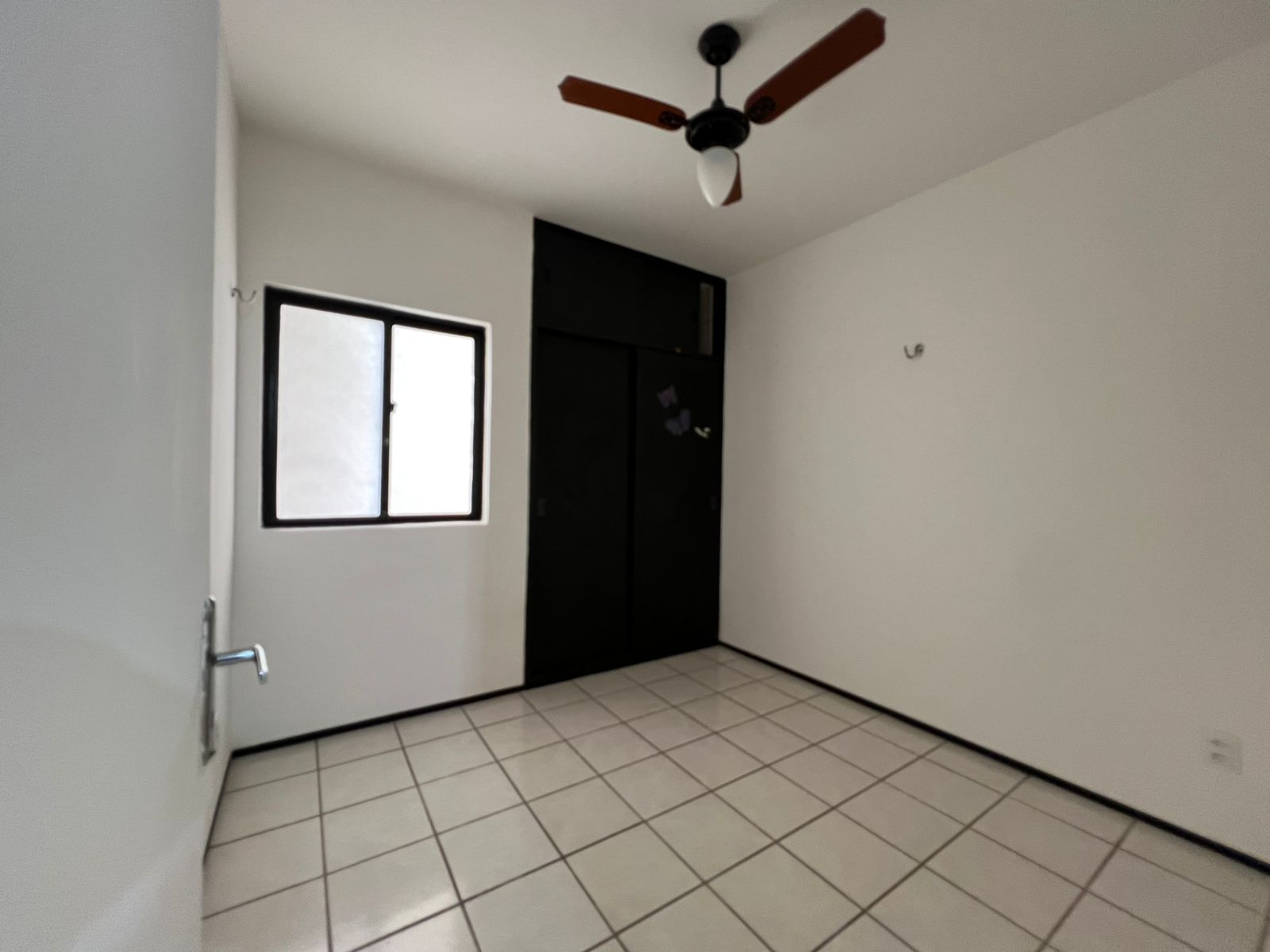 Apto Reformado na Cidade dos Funcionários | 3 Qts e 2 Vagas