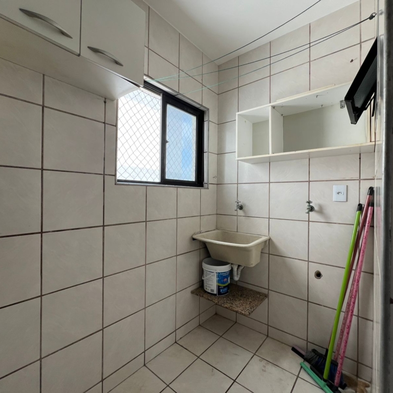 Apto Reformado na Cidade dos Funcionários | 3 Qts e 2 Vagas