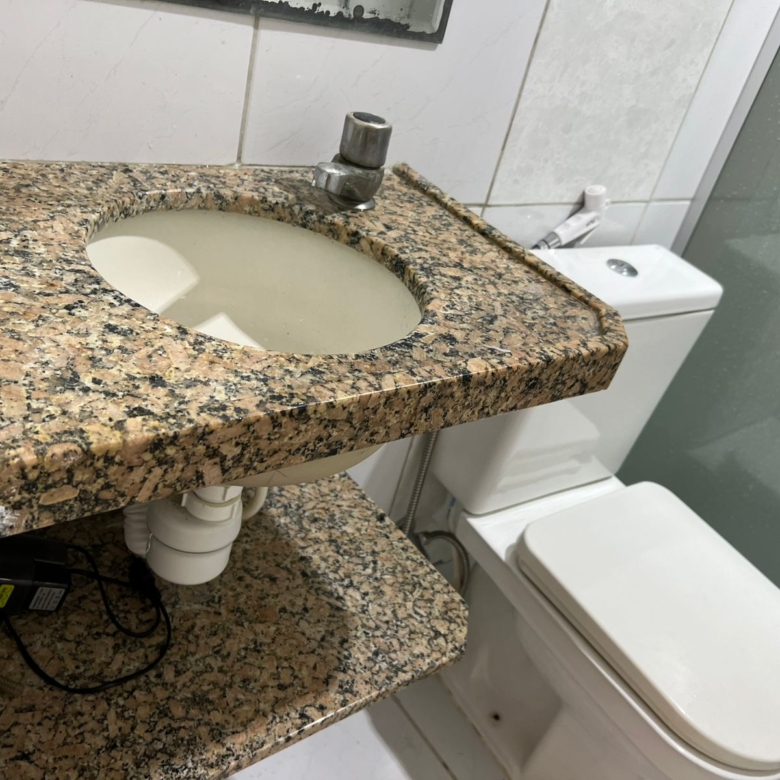 Apto Reformado na Cidade dos Funcionários | 3 Qts e 2 Vagas