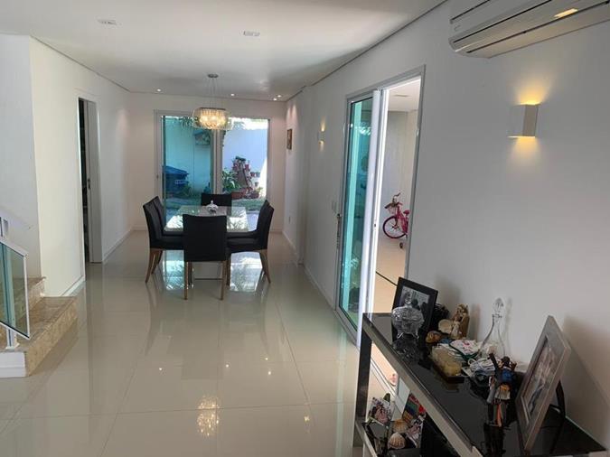 Casa duplex à venda no Eusébio com 142 m², 3 suítes e solarium