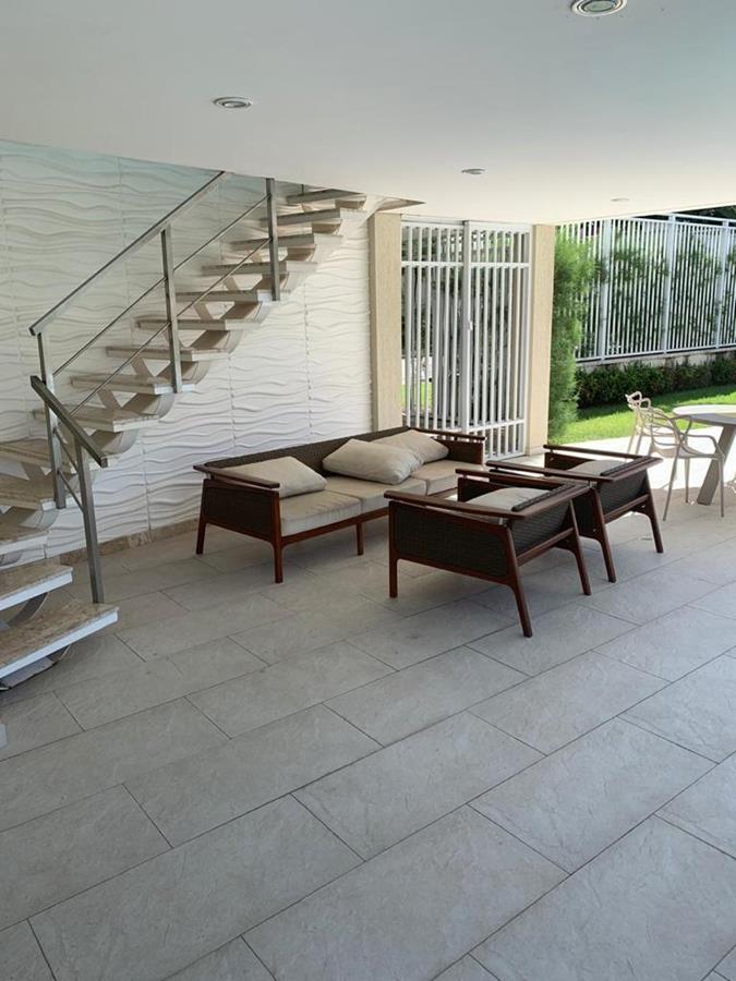 WhatsApp Image 2026-06-26 at 10.04.27 (Copy) Casa duplex à venda no Eusébio com 142 m², 3 suítes e solarium