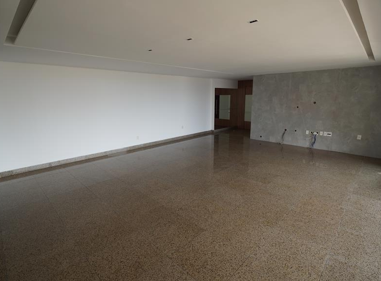 Apartamento à venda no Meireles com 253 m², 3 suítes e 4 vagas – Edifício Porto Fino
