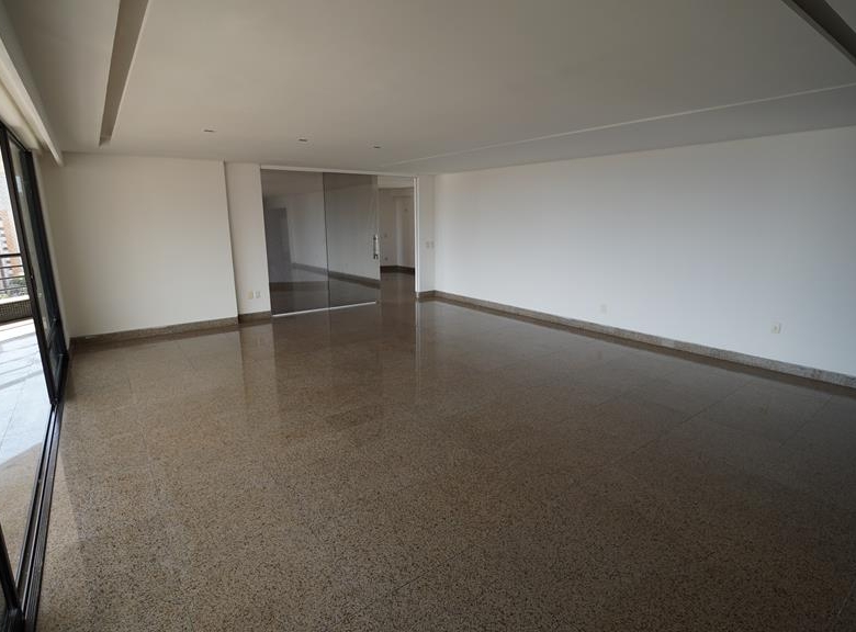 Apartamento à venda no Meireles com 253 m², 3 suítes e 4 vagas – Edifício Porto Fino