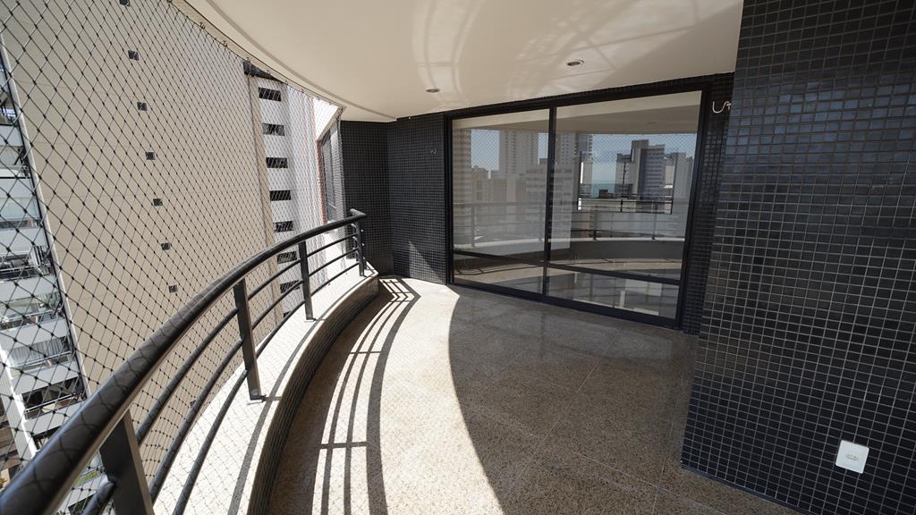 DSC03395 (Copy) Apartamento à venda no Meireles com 253 m², 3 suítes e 4 vagas – Edifício Porto Fino