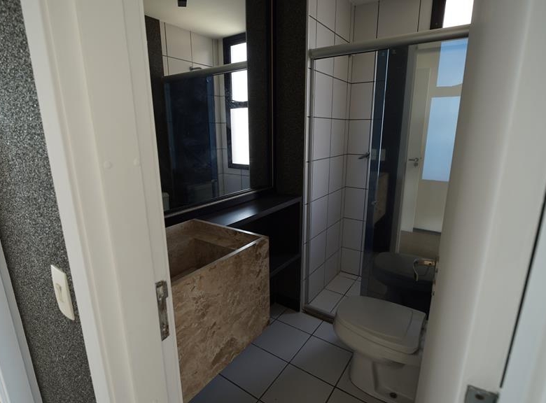 Apartamento à venda no Meireles com 253 m², 3 suítes e 4 vagas – Edifício Porto Fino