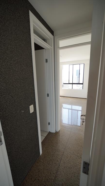 Apartamento à venda no Meireles com 253 m², 3 suítes e 4 vagas – Edifício Porto Fino