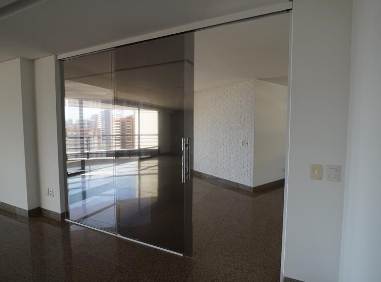 Apartamento à venda no Meireles com 253 m², 3 suítes e 4 vagas – Edifício Porto Fino