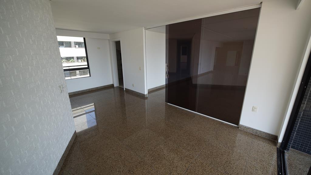 DSC03410 (Copy) Apartamento à venda no Meireles com 253 m², 3 suítes e 4 vagas – Edifício Porto Fino