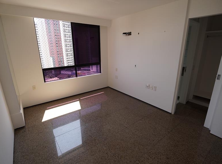 Apartamento à venda no Meireles com 253 m², 3 suítes e 4 vagas – Edifício Porto Fino