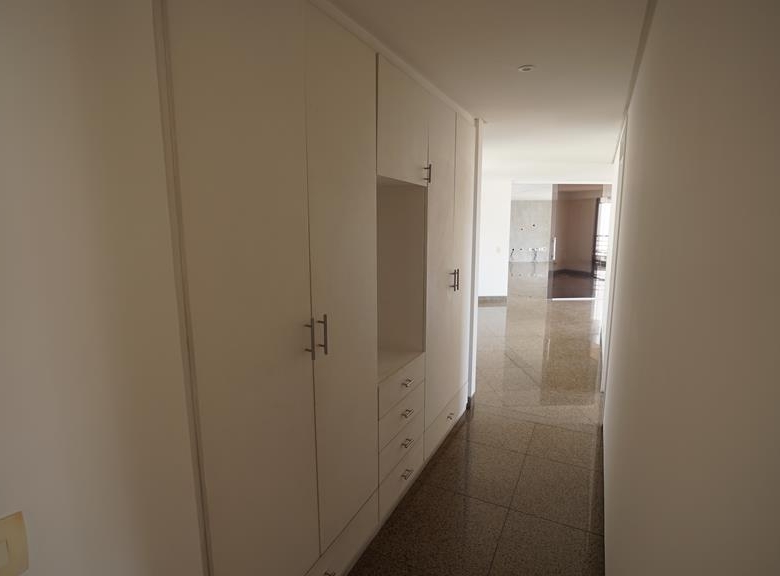 Apartamento à venda no Meireles com 253 m², 3 suítes e 4 vagas – Edifício Porto Fino