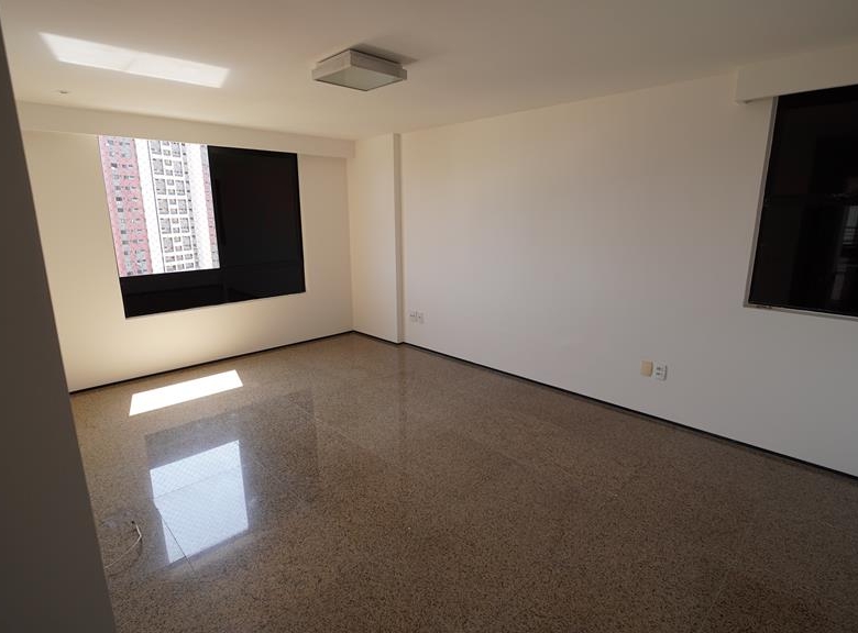 Apartamento à venda no Meireles com 253 m², 3 suítes e 4 vagas – Edifício Porto Fino