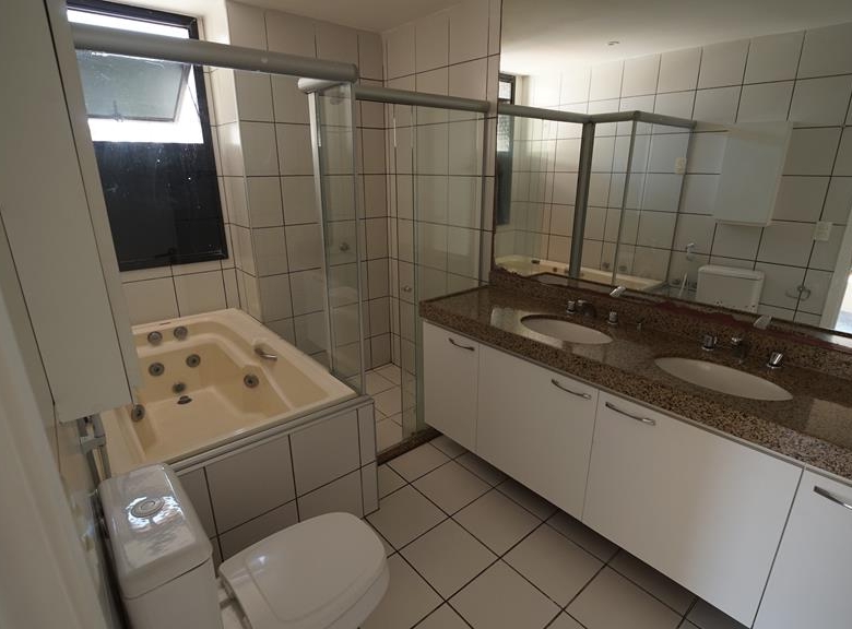 Apartamento à venda no Meireles com 253 m², 3 suítes e 4 vagas – Edifício Porto Fino