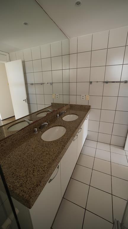 Apartamento à venda no Meireles com 253 m², 3 suítes e 4 vagas – Edifício Porto Fino