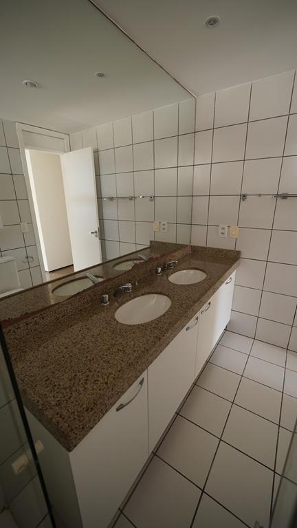Apartamento à venda no Meireles com 253 m², 3 suítes e 4 vagas – Edifício Porto Fino