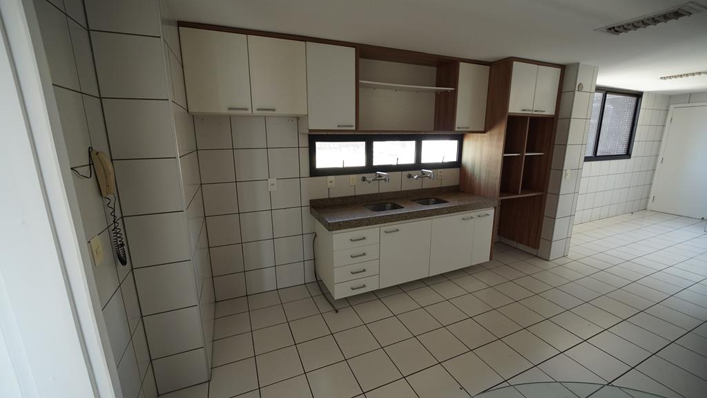 DSC03449 (Copy) Apartamento à venda no Meireles com 253 m², 3 suítes e 4 vagas – Edifício Porto Fino