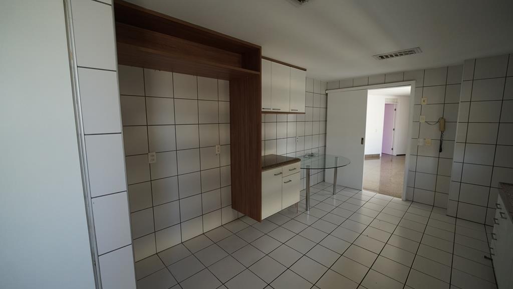 DSC03451 (Copy) Apartamento à venda no Meireles com 253 m², 3 suítes e 4 vagas – Edifício Porto Fino