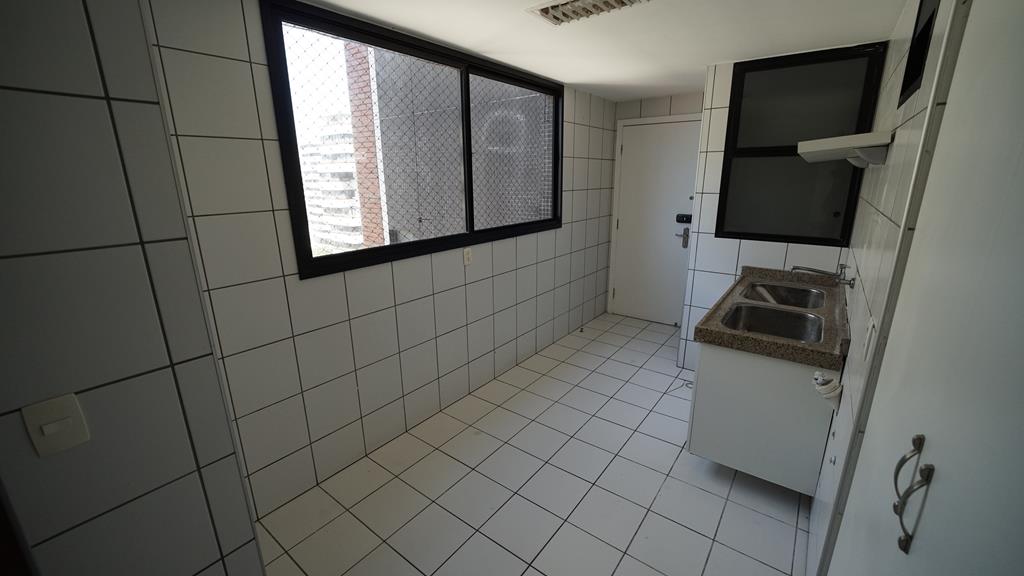 DSC03452 (Copy) Apartamento à venda no Meireles com 253 m², 3 suítes e 4 vagas – Edifício Porto Fino