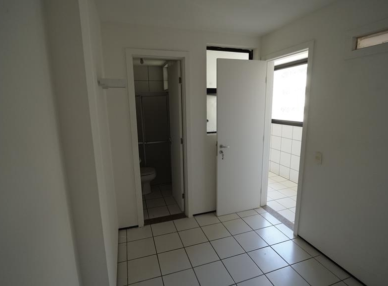 Apartamento à venda no Meireles com 253 m², 3 suítes e 4 vagas – Edifício Porto Fino
