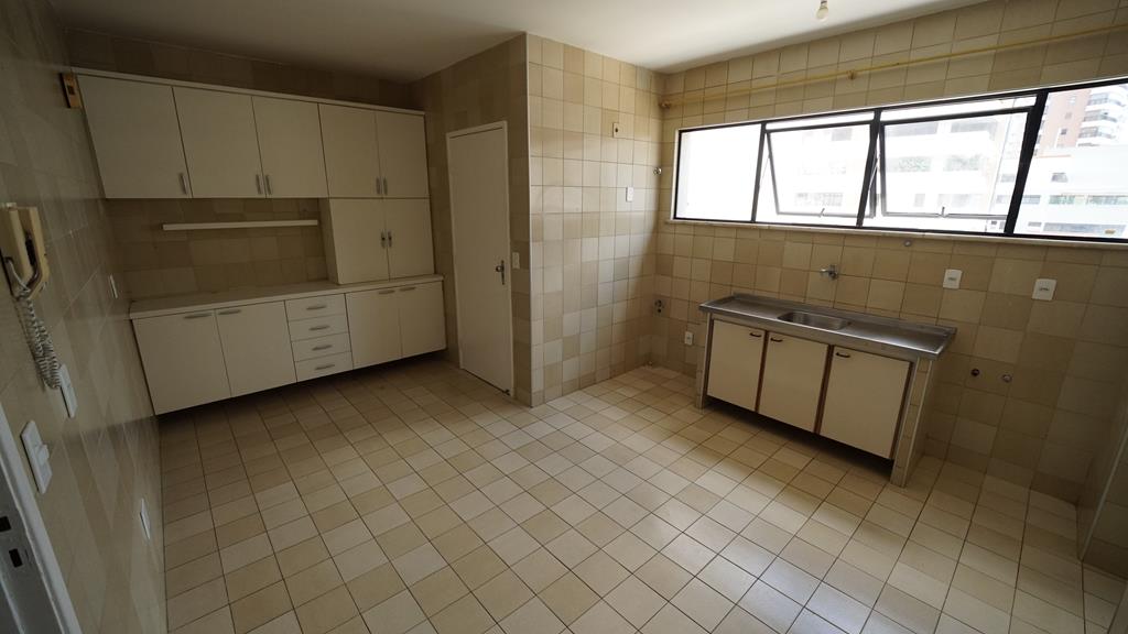 Apartamento à venda no Edifício Liverpool com 152 m², 3 suítes e 3 vagas – Fortaleza/CE