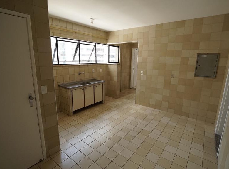 Apartamento à venda no Edifício Liverpool com 152 m², 3 suítes e 3 vagas – Fortaleza/CE