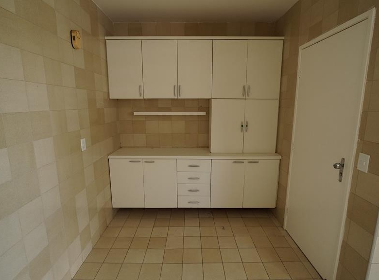 Apartamento à venda no Edifício Liverpool com 152 m², 3 suítes e 3 vagas – Fortaleza/CE