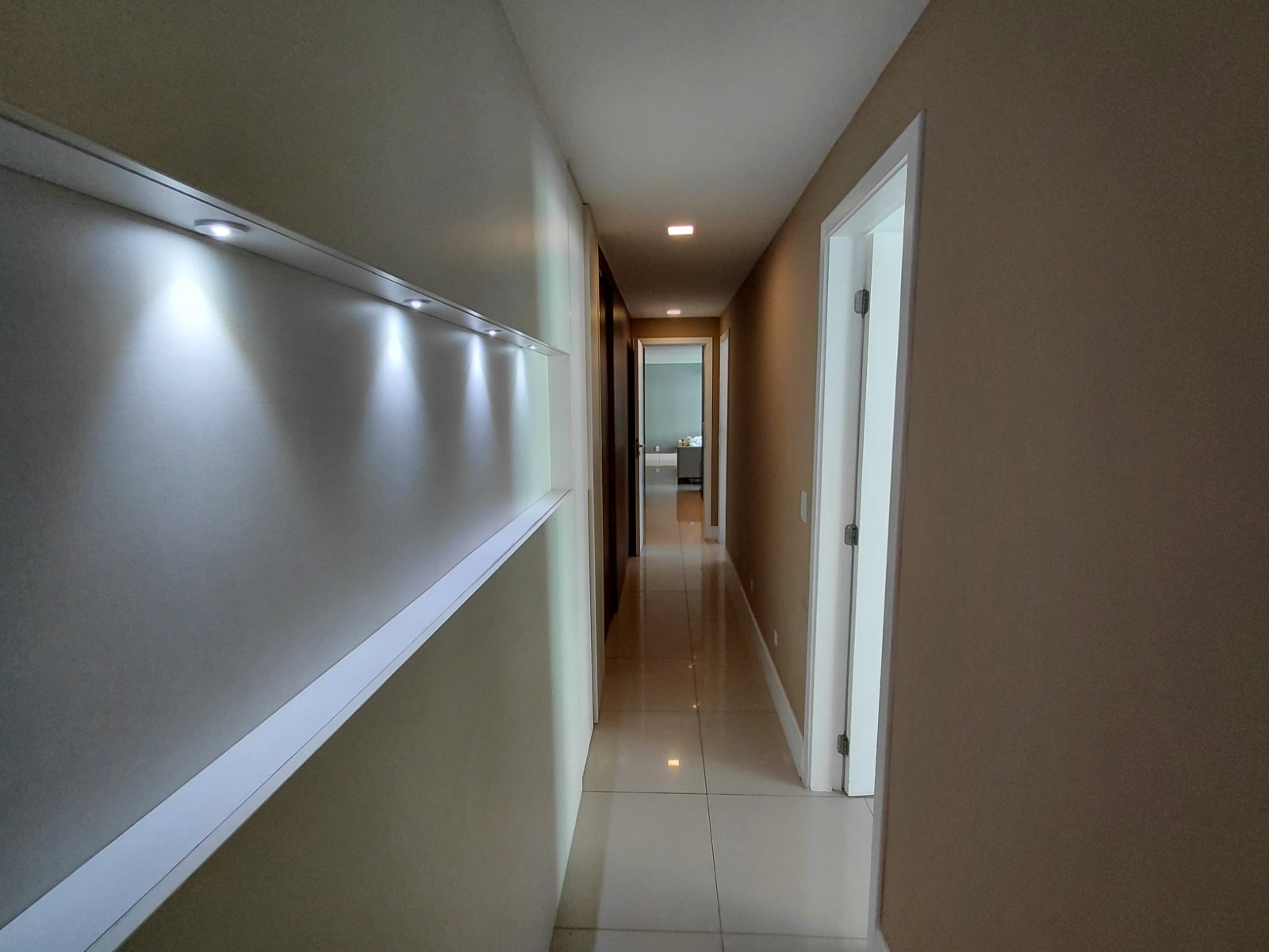 WhatsApp Image 2026-09-16 at 18.06.03 (40) Apartamento à venda no Eng. Luciano Cavalcante com 219 m², 3 suítes e 3 vagas – Jardins do Algarve