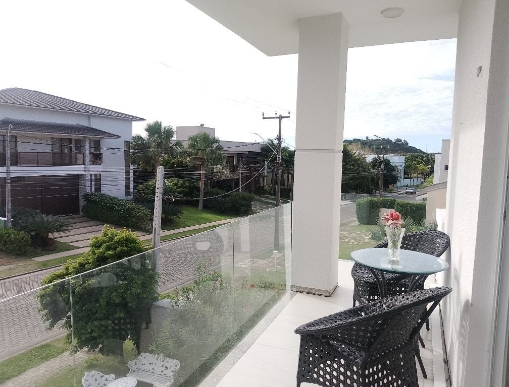 Casa à venda no Alphaville Fortaleza com 390 m², 5 suítes e 4 vagas – Eusébio/CE